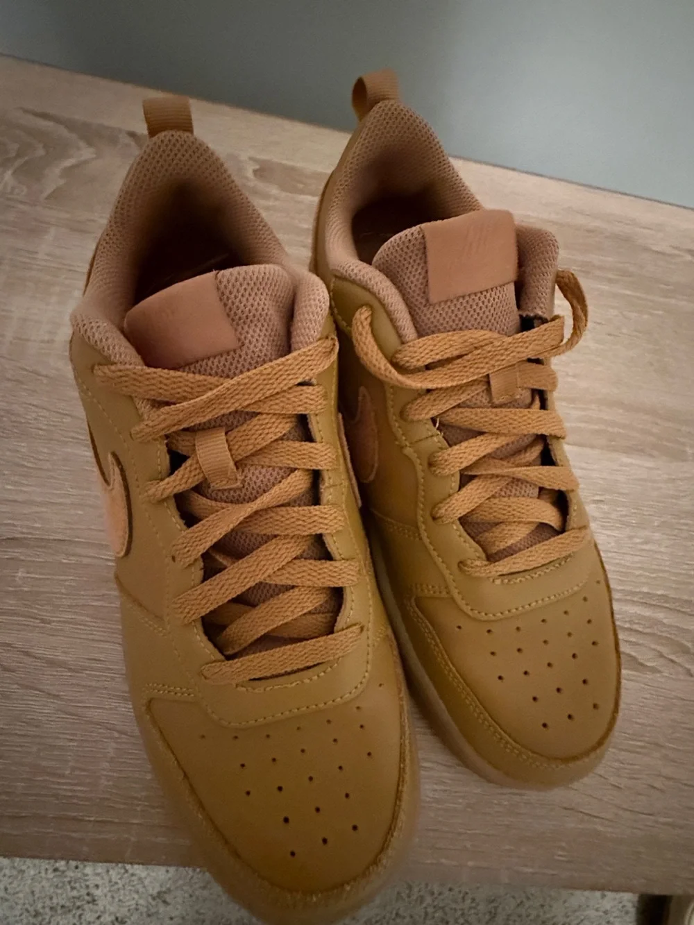 Men's Casual Low-Top Sneakers in Wheat